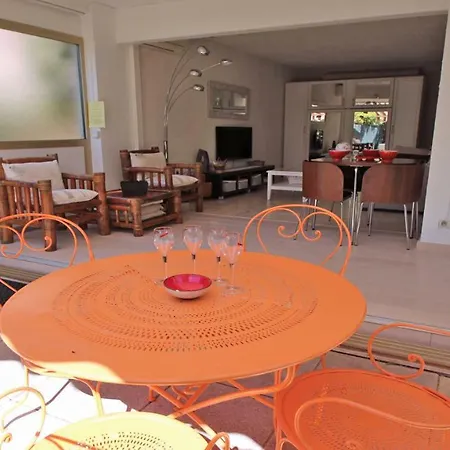 4 Couchages Avec Jardin Proche Centre-ville De - Les Terres Marines *